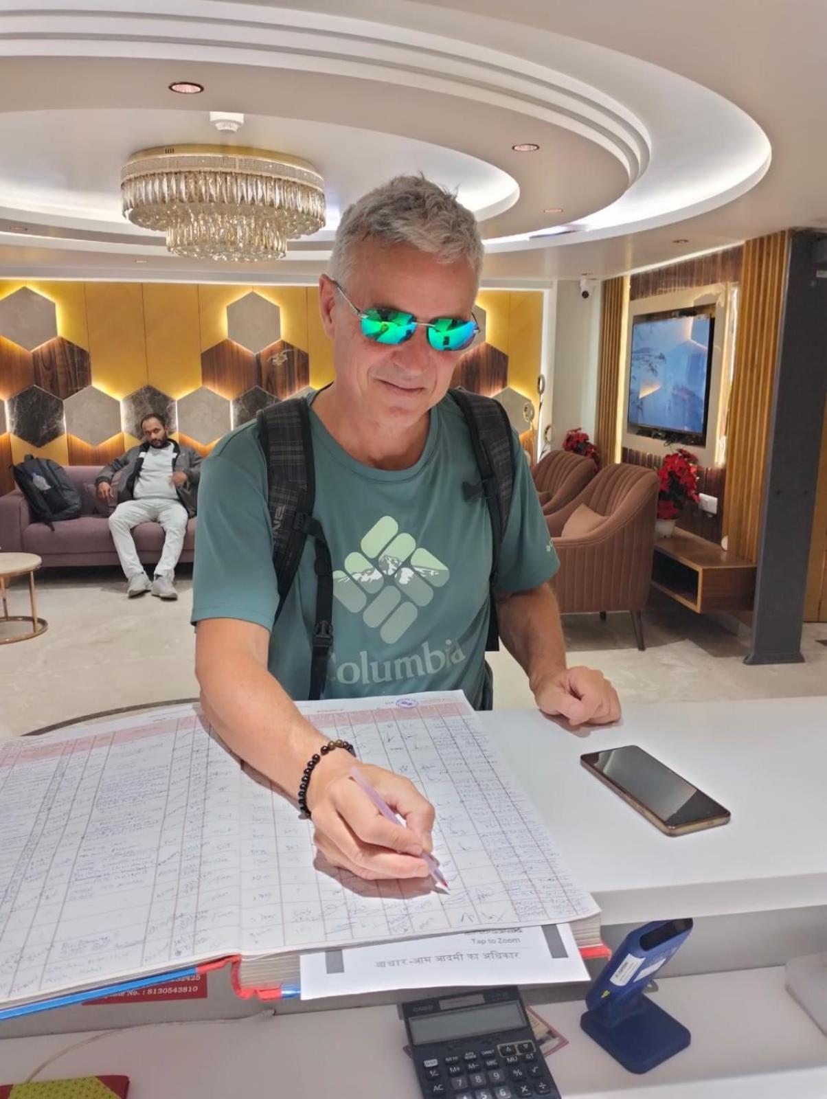 Hotel Glitz - Walk In From New Delhi Railway Station Bagian luar foto