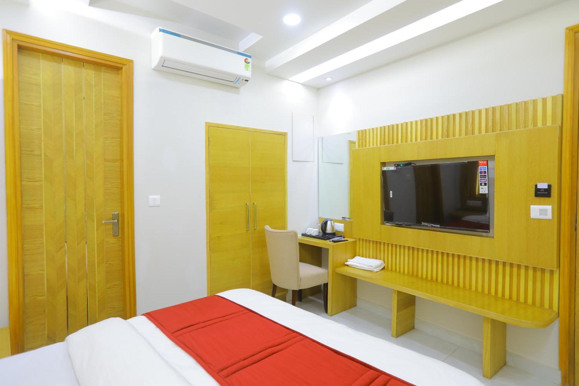 Hotel Glitz - Walk In From New Delhi Railway Station Bagian luar foto