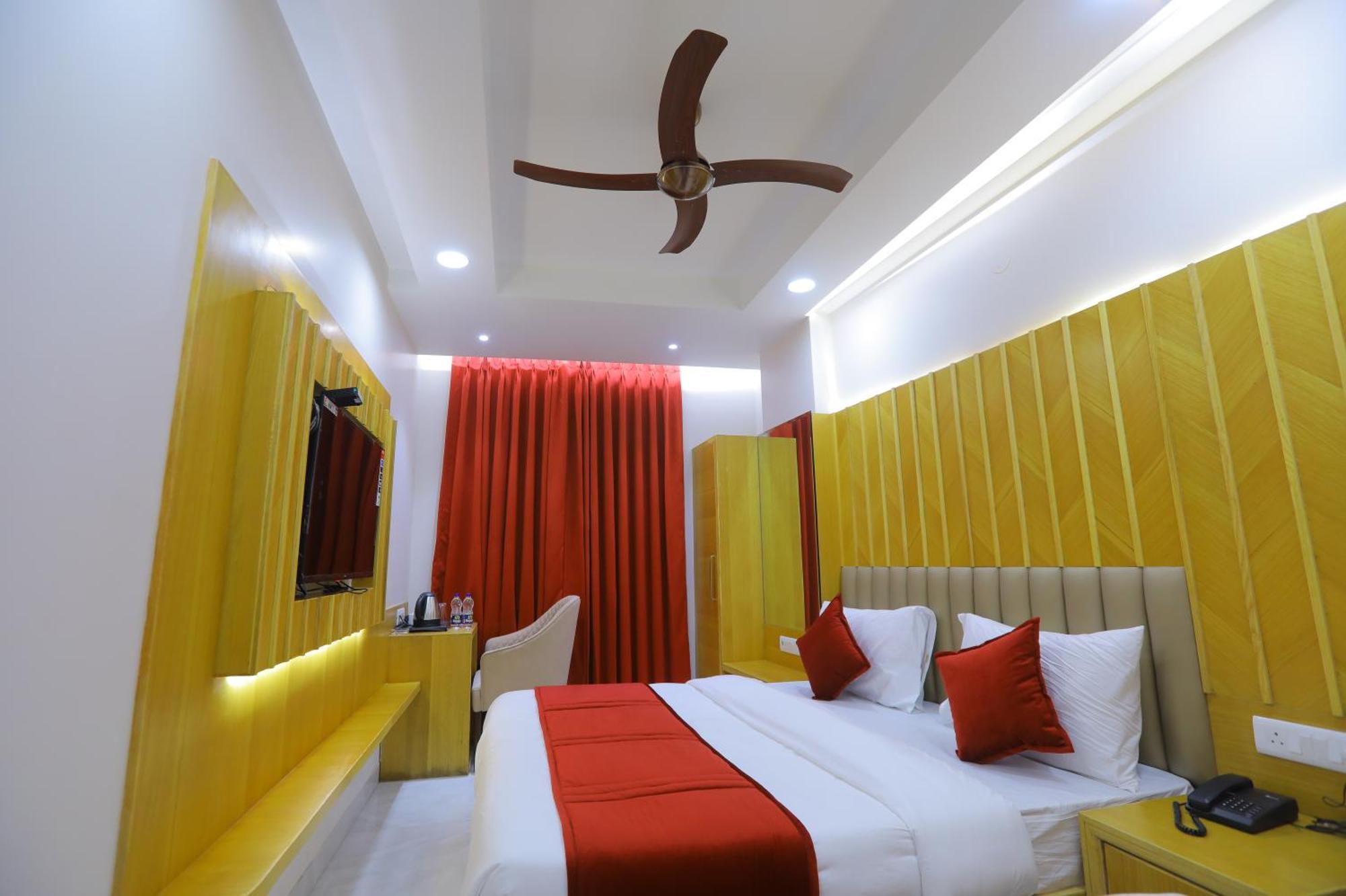 Hotel Glitz - Walk In From New Delhi Railway Station Bagian luar foto