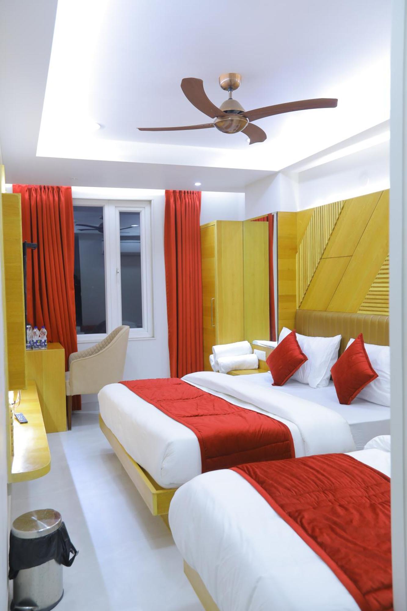 Hotel Glitz - Walk In From New Delhi Railway Station Bagian luar foto