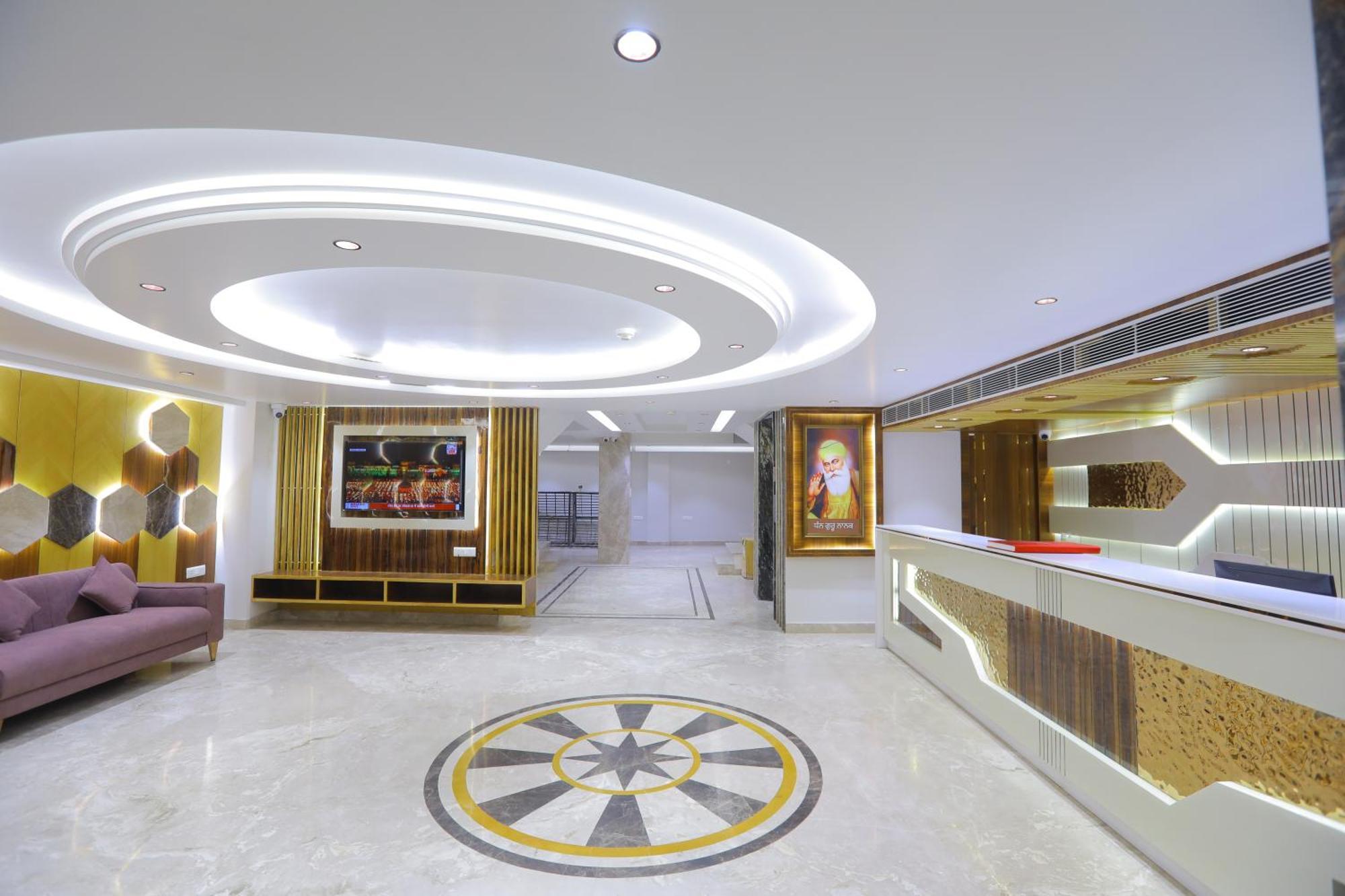 Hotel Glitz - Walk In From New Delhi Railway Station Bagian luar foto